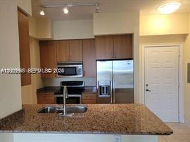 1830 Radius Dr 1218, Hollywood, FL 33020