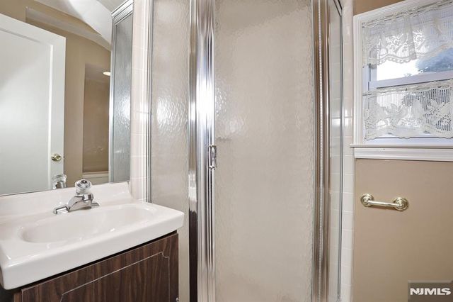 29 Margaret Court, Dumont, NJ 07628