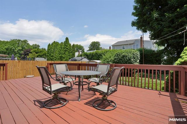 29 Margaret Court, Dumont, NJ 07628