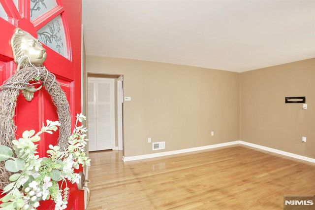 29 Margaret Court, Dumont, NJ 07628