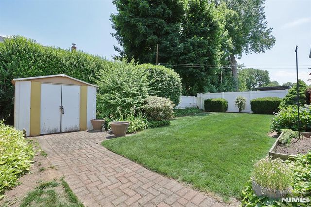 29 Margaret Court, Dumont, NJ 07628
