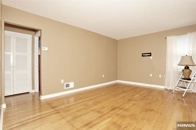 29 Margaret Court, Dumont, NJ 07628