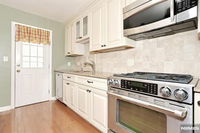 29 Margaret Court, Dumont, NJ 07628