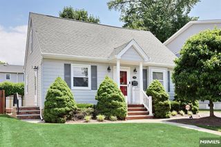 29 Margaret Court, Dumont, NJ 07628