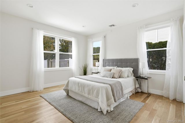 19 Arrow Lane, Hicksville, NY 11801