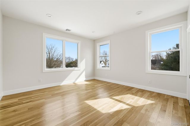 19 Arrow Lane, Hicksville, NY 11801