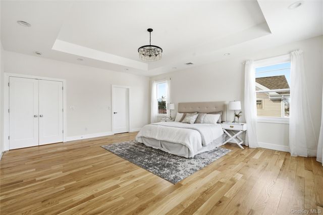 19 Arrow Lane, Hicksville, NY 11801