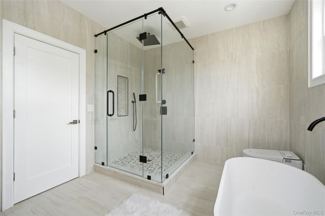 19 Arrow Lane, Hicksville, NY 11801