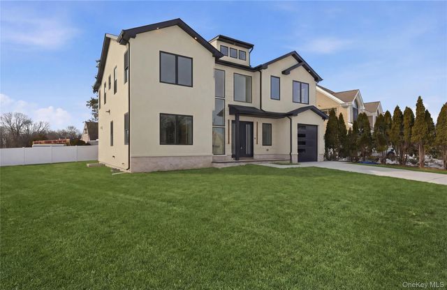 19 Arrow Lane, Hicksville, NY 11801