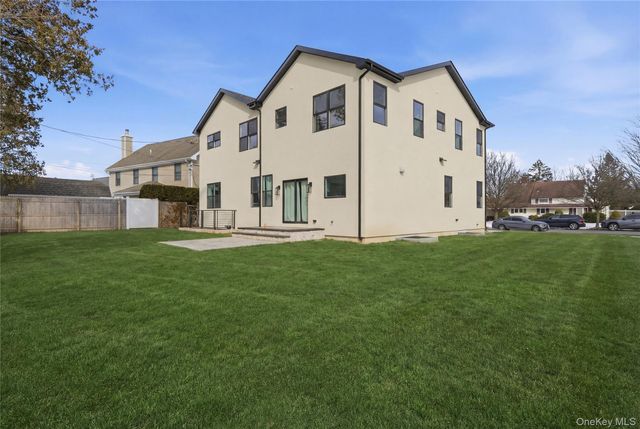 19 Arrow Lane, Hicksville, NY 11801