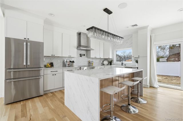 19 Arrow Lane, Hicksville, NY 11801