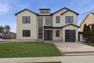 19 Arrow Lane, Hicksville, NY 11801