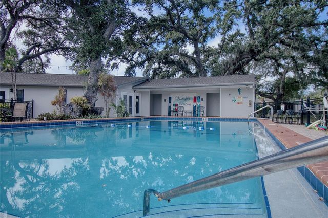 702 LYNDHURST STREET 821, Dunedin, FL 34698