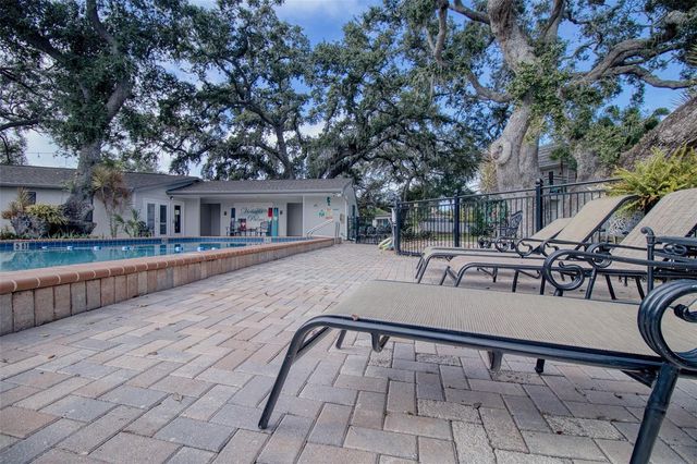 702 LYNDHURST STREET 821, Dunedin, FL 34698