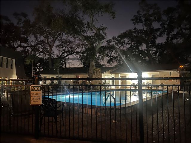 702 LYNDHURST STREET 821, Dunedin, FL 34698