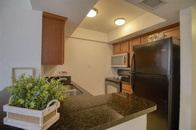 702 LYNDHURST STREET 821, Dunedin, FL 34698