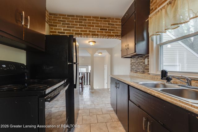 1105 Comfort Street, Lansing, MI 48915
