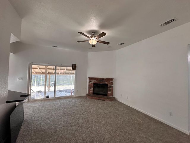 911 Toro Ln, Lathrop, CA 95330