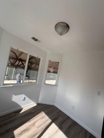 911 Toro Ln, Lathrop, CA 95330