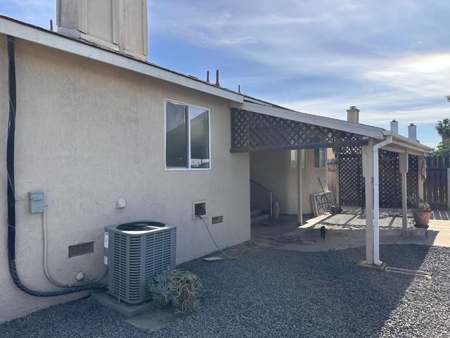 911 Toro Ln, Lathrop, CA 95330