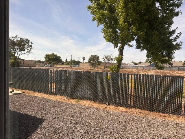 911 Toro Ln, Lathrop, CA 95330