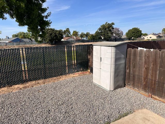 911 Toro Ln, Lathrop, CA 95330