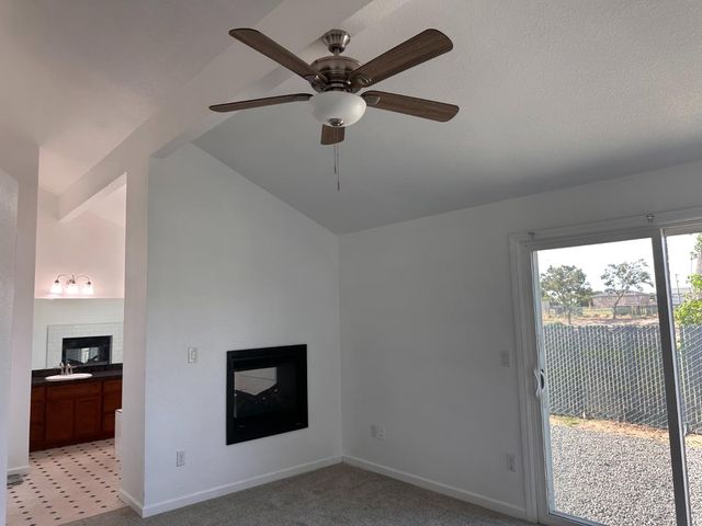 911 Toro Ln, Lathrop, CA 95330