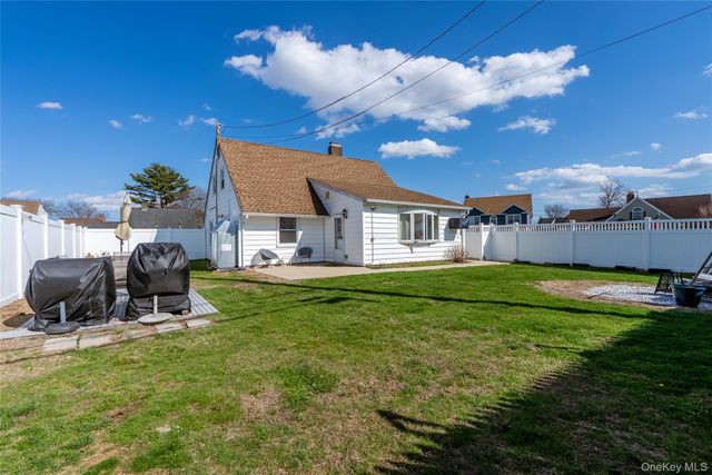 23 Bent Lane, Levittown, NY 11756