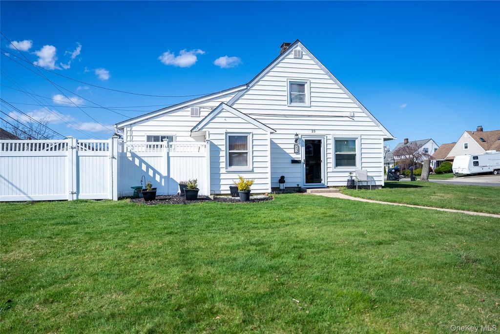 23 Bent Lane, Levittown, NY 11756