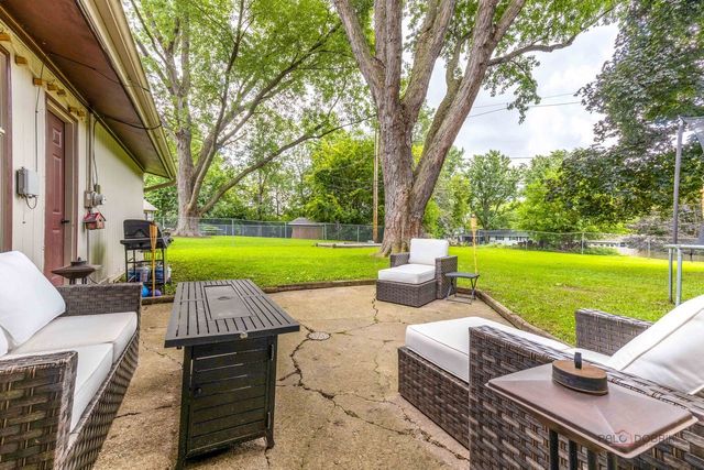 161 Crestwood Drive, East Dundee, IL 60118