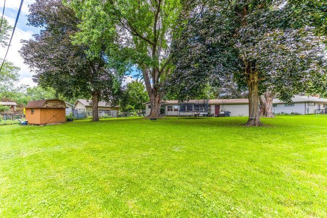 161 Crestwood Drive, East Dundee, IL 60118