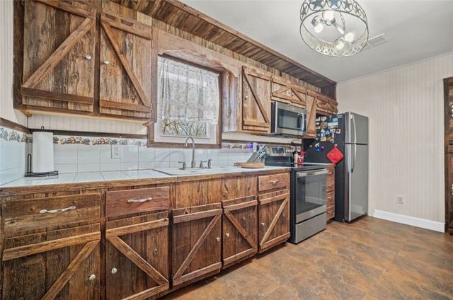 310 & 312 E Sullivan St, Skidmore, TX 78389