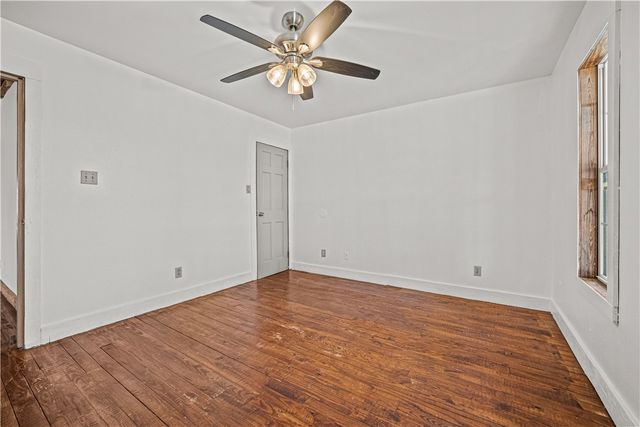 310 & 312 E Sullivan St, Skidmore, TX 78389