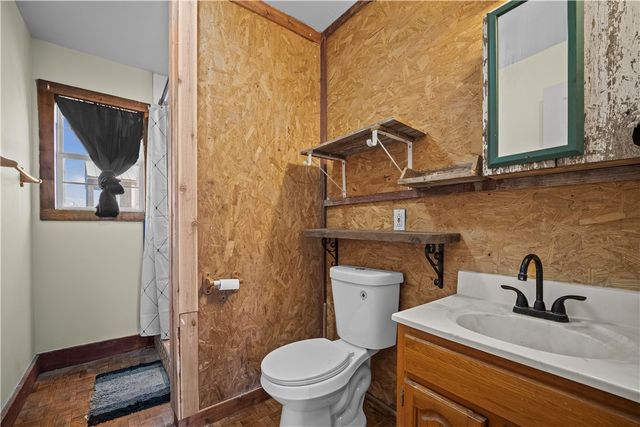 310 & 312 E Sullivan St, Skidmore, TX 78389