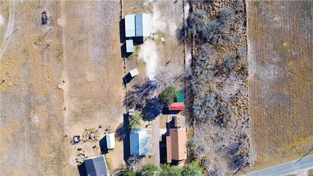 310 & 312 E Sullivan St, Skidmore, TX 78389