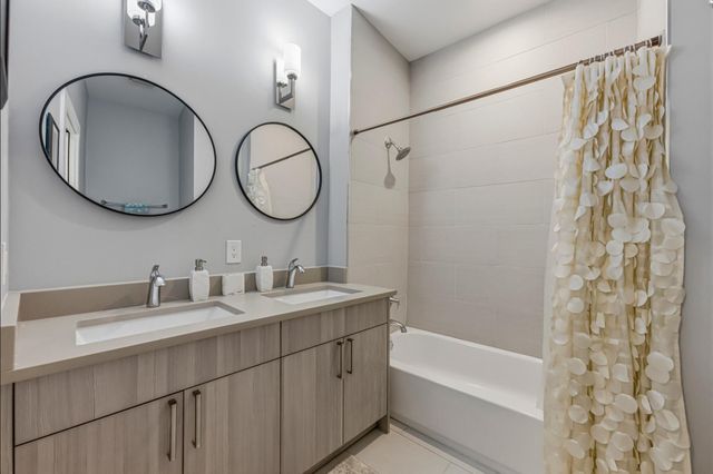 1405 Camelot CIR A, Austin, TX 78745