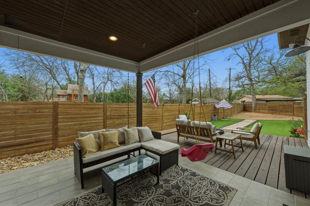 1405 Camelot CIR A, Austin, TX 78745