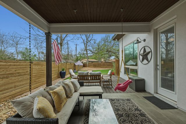 1405 Camelot CIR A, Austin, TX 78745