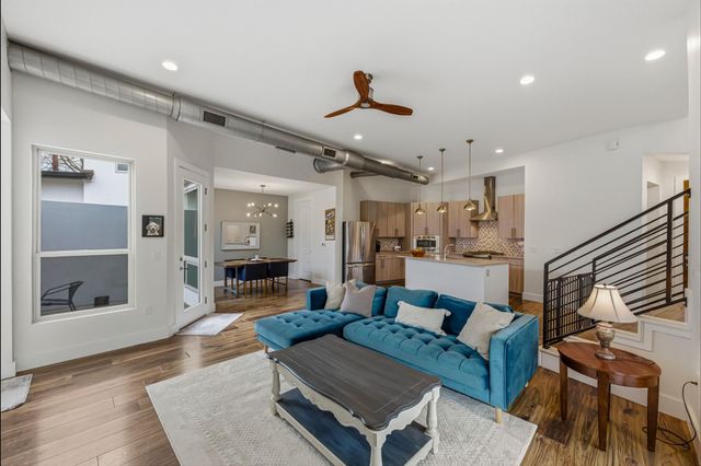 1405 Camelot CIR A, Austin, TX 78745