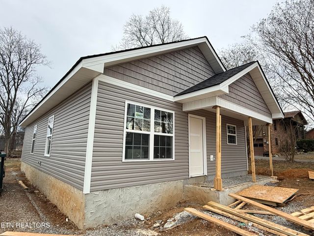 207 Andy Carr Ave, Alcoa, TN 37701