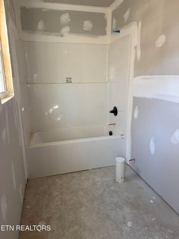 207 Andy Carr Ave, Alcoa, TN 37701