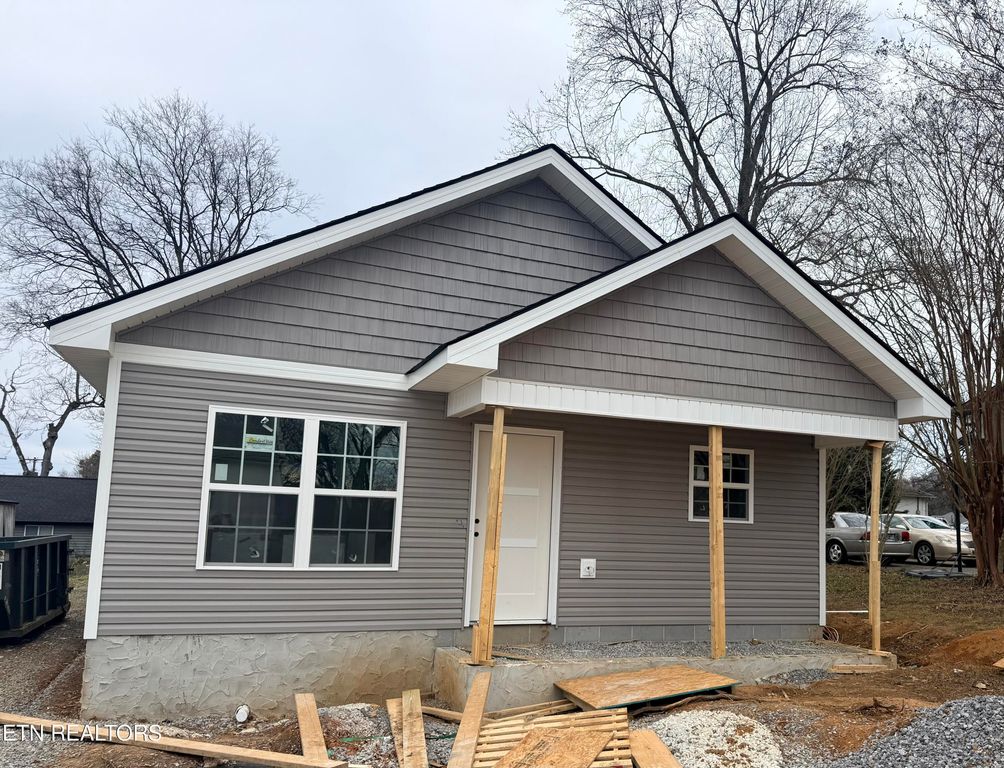 207 Andy Carr Ave, Alcoa, TN 37701