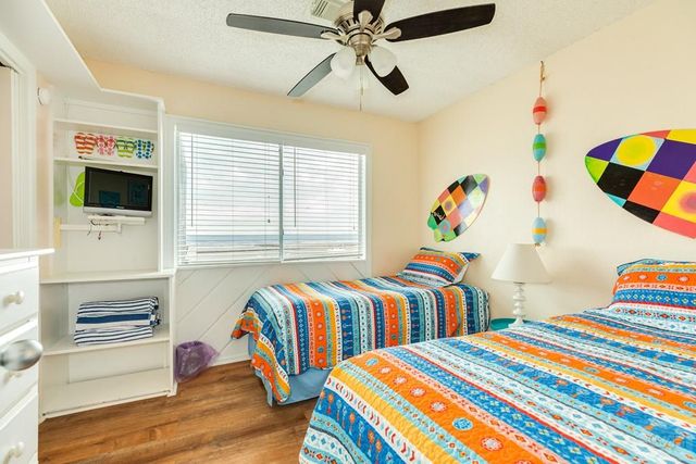 12520 E Buena Vista, Galveston, TX 77554