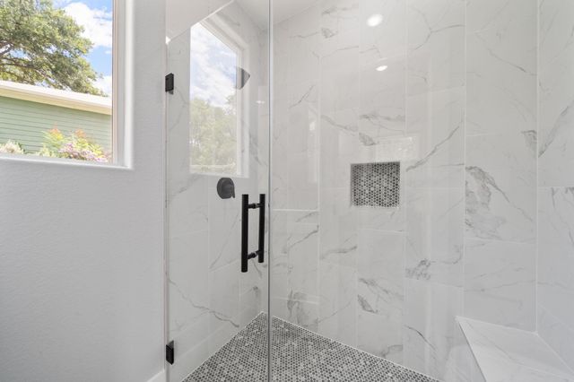 106 Halawa CT, Bastrop, TX 78602