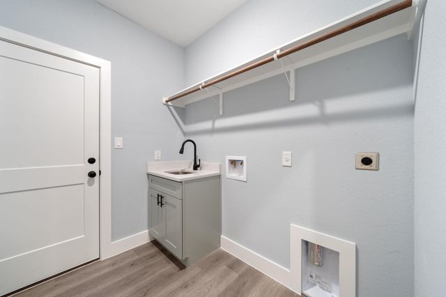 106 Halawa CT, Bastrop, TX 78602