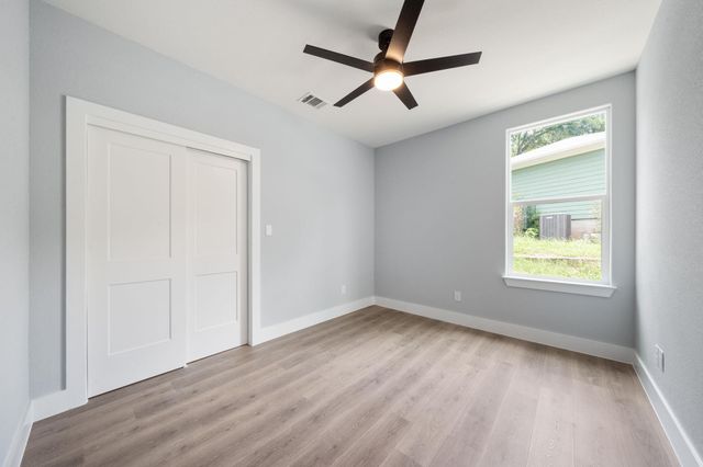 106 Halawa CT, Bastrop, TX 78602