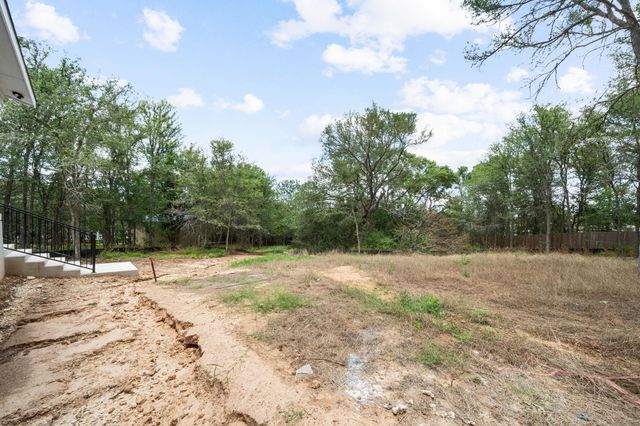 106 Halawa CT, Bastrop, TX 78602