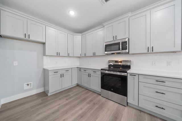 106 Halawa CT, Bastrop, TX 78602