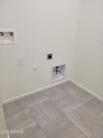 672 S Meadowood Lane, Sierra Vista, AZ 85635