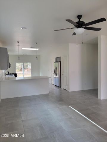 672 S Meadowood Lane, Sierra Vista, AZ 85635